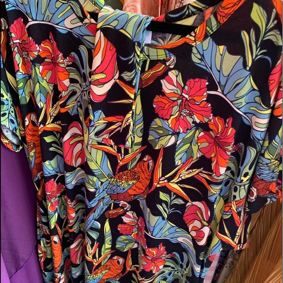 Top - Picture 3 of 4